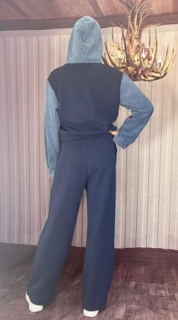 <div class="text-center"><a class="btn btn-primary" href="/GalleryImages/45d7a5a5-b7cf-4170-b87d-45f3eb6924e4.jpeg" target="_blank" style="margin:"  >Download Image</a></div>