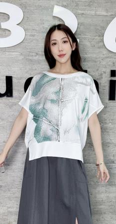 <div class="text-center"><a class="btn btn-primary" href="/GalleryImages/592f6e78-cbef-4e2f-a510-aa7441be4364.jpeg" target="_blank" style="margin:"  >Download Image</a></div>