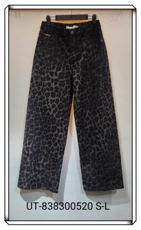 <div class="text-center"><a class="btn btn-primary" href="/GalleryImages/a7fc3d21-5d54-4593-9335-f6d5a2b21bf5.jpg" target="_blank" style="margin:"  >Download Image</a></div>