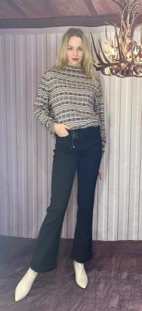 <div class="text-center"><a class="btn btn-primary" href="/GalleryImages/e3201abd-a400-4cab-84ad-19e4e237727f.jpeg" target="_blank" style="margin:"  >Download Image</a></div>